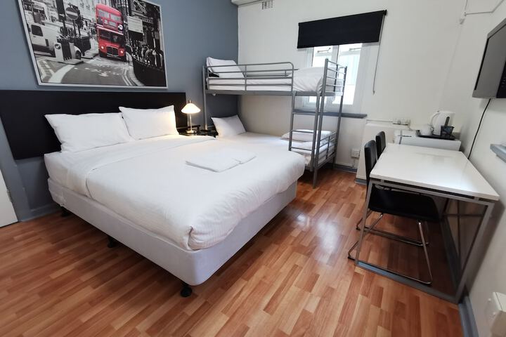 Room 13 of 37