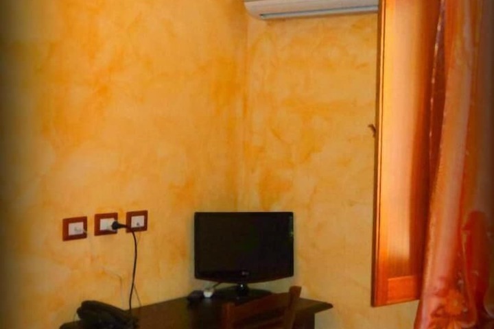 Room 6 of 41