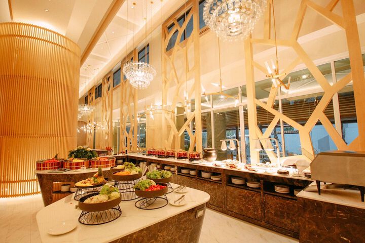 Dining 105 of 120