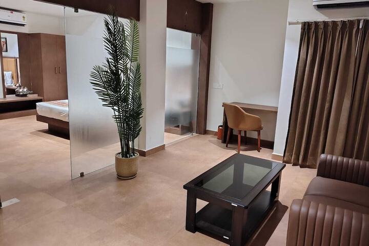 Room 18 of 32