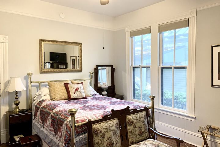 Room 11 of 25