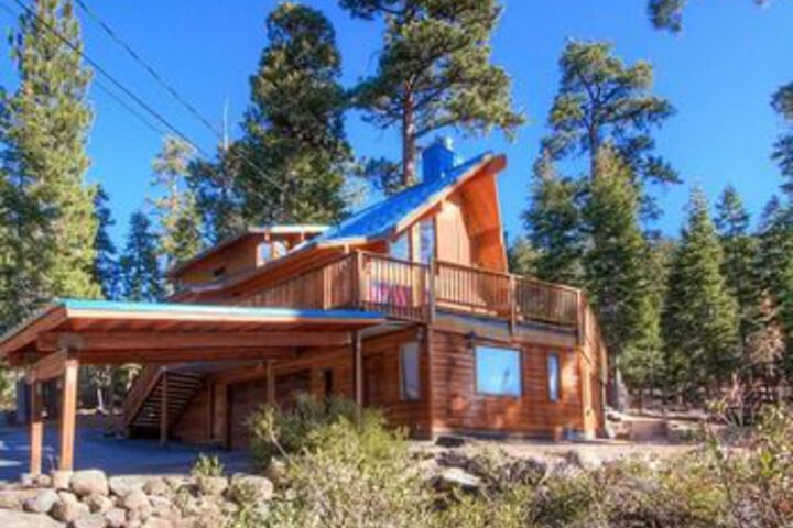 Image of Spectacular Home with a Lake View and is Pet Friendly by RedAwning