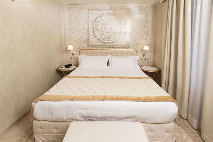 Room 18 of 61