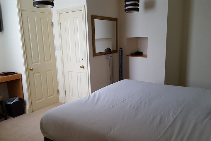 Room 7 of 43