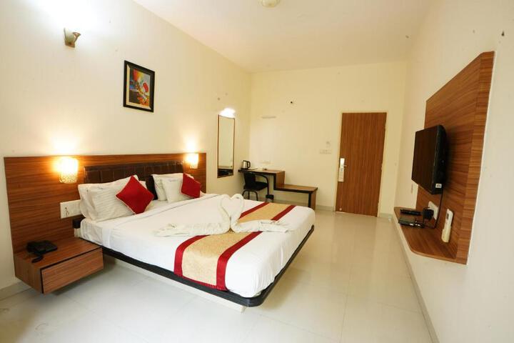Hotel Grand Bee Yeshwanthpur Junction
