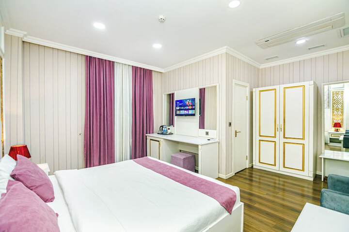 Room 9 of 53