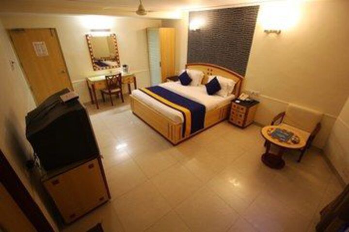 OYO Rooms Law Garden CG Road