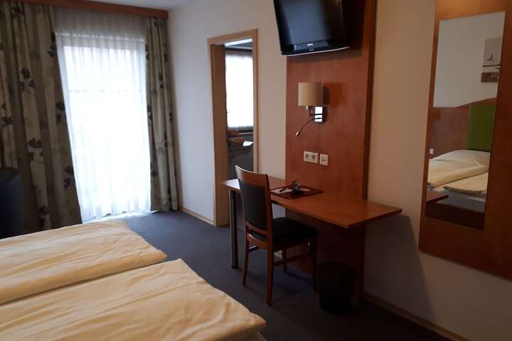 Room 29 of 64