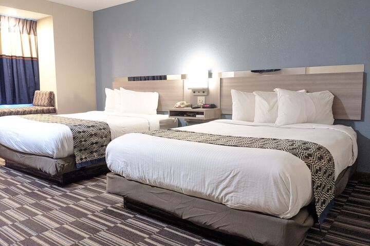 1 Queen Bed (8 of 35)