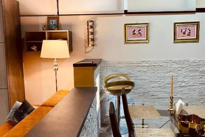 Room 5 of 5