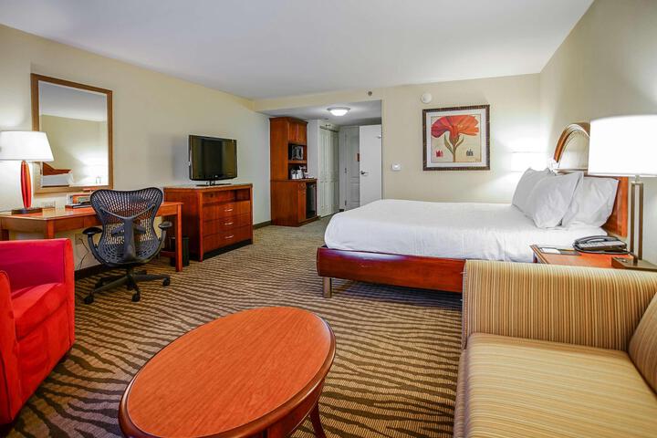 1 King Bed (12 of 14)