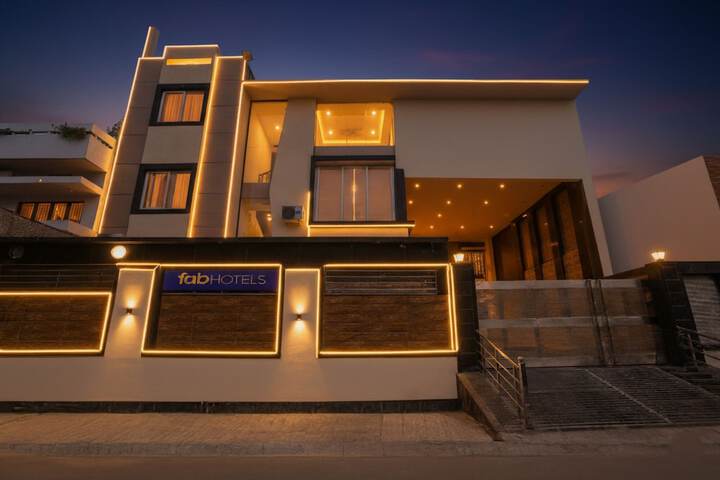 FabHotel VILLA DE BENARES