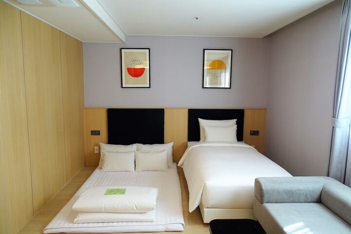 Room 63 of 219