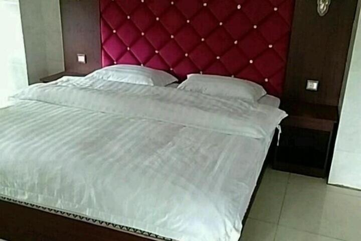 Room 28 of 42