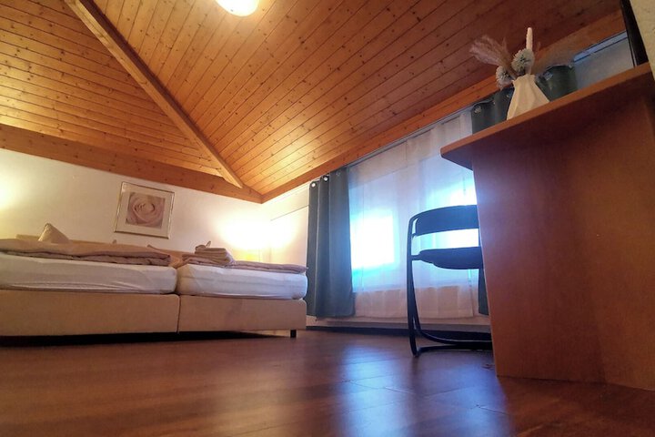 Room 15 of 29