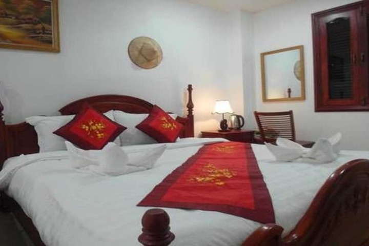 Room 5 of 32