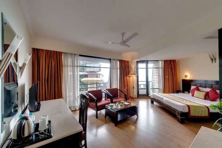 Room 9 of 39