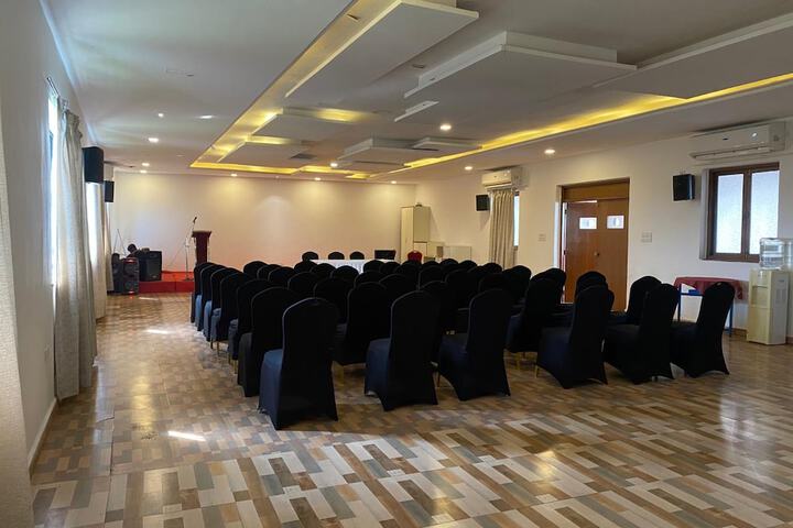 Room 6 of 30