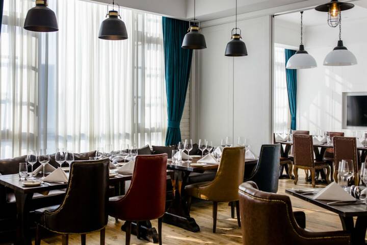 Dining 77 of 108