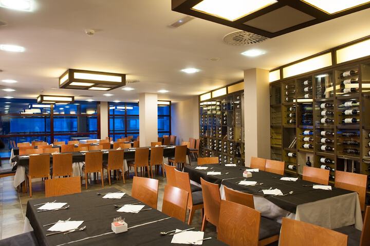 Dining 70 of 113