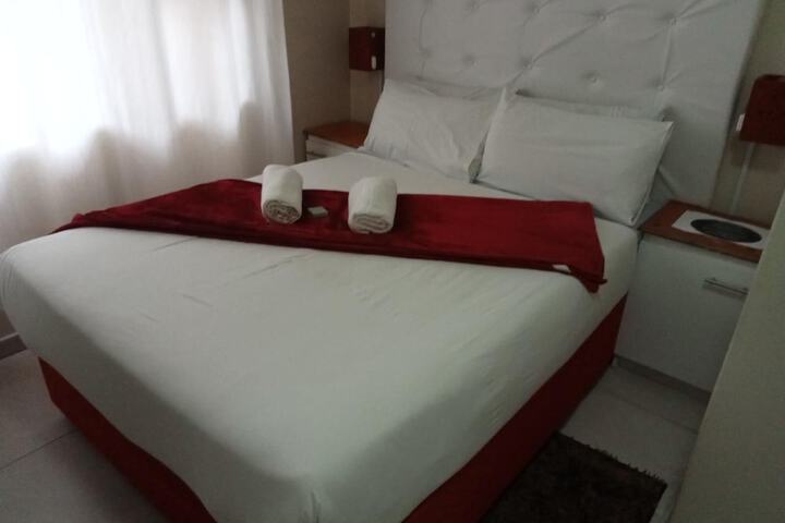 Room 9 of 28