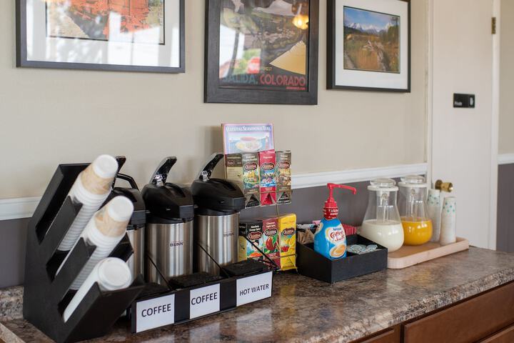 Breakfast/Coffee Service 95 of 125
