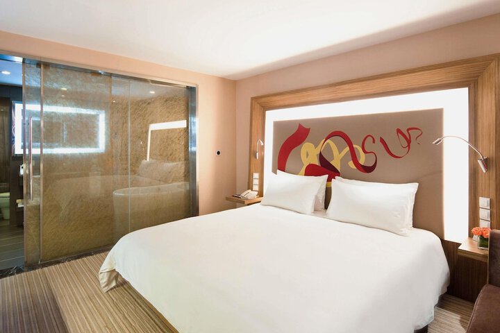 Room 61 of 183