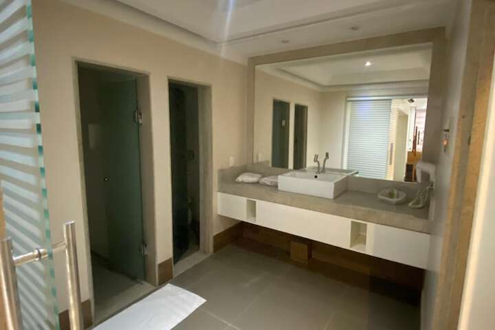 Room 16 of 21
