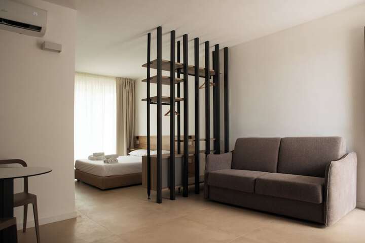 Room 1 of 22