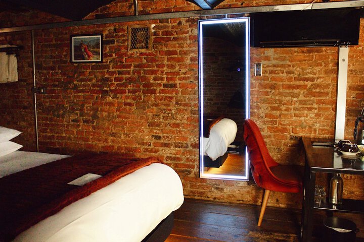 Room 47 of 84