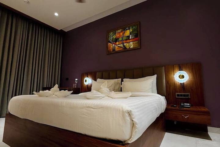 Room 19 of 103