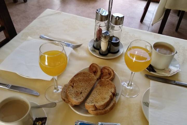 Breakfast/Coffee Service 26 of 45
