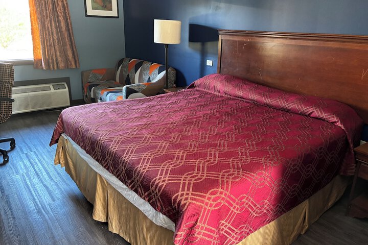 Standard | King Bed (4 of 8)