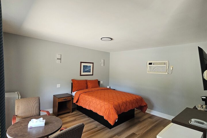 Room 34 of 69