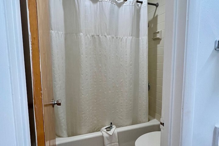 Room 14 of 18