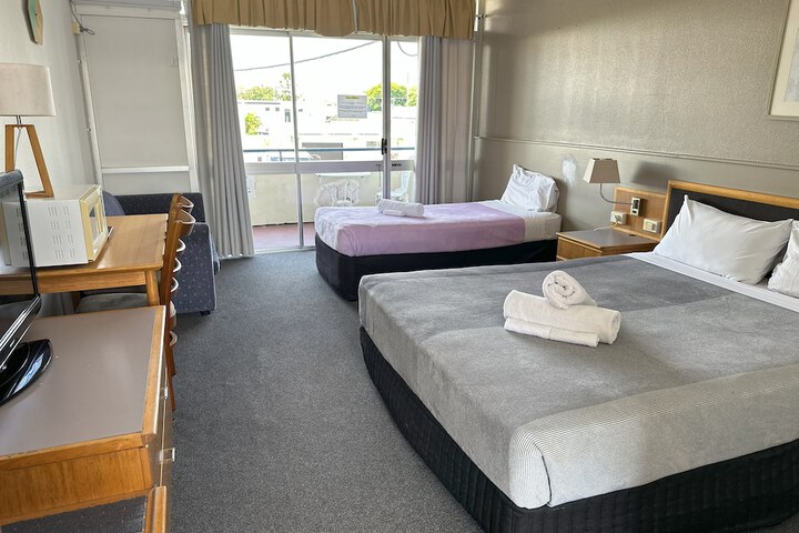 Room 10 of 75
