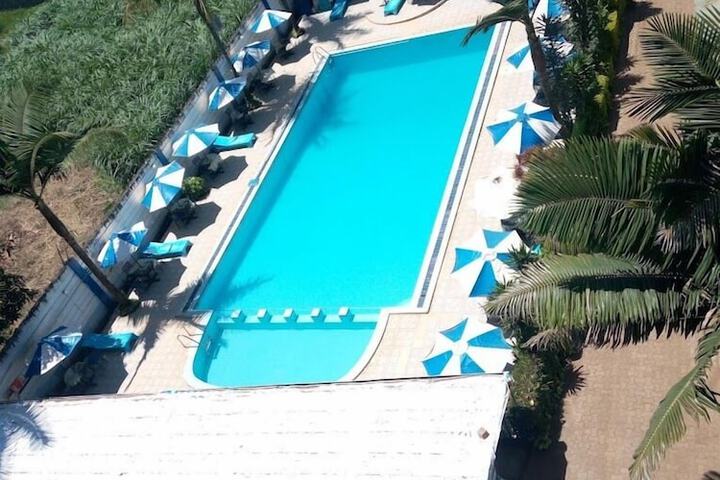 Pool 7 of 12