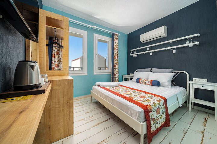 Room 13 of 48