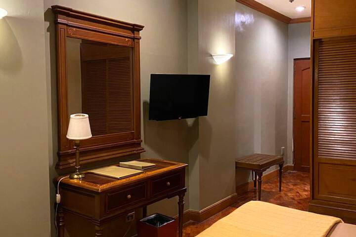 Room 12 of 53