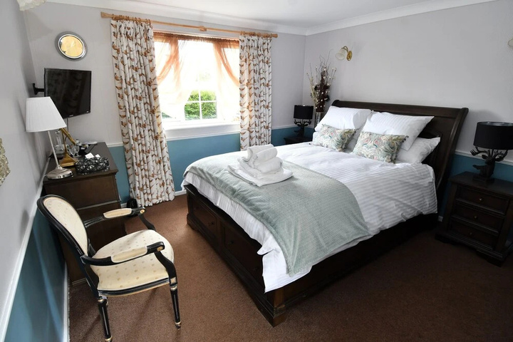 Room 2 of 11