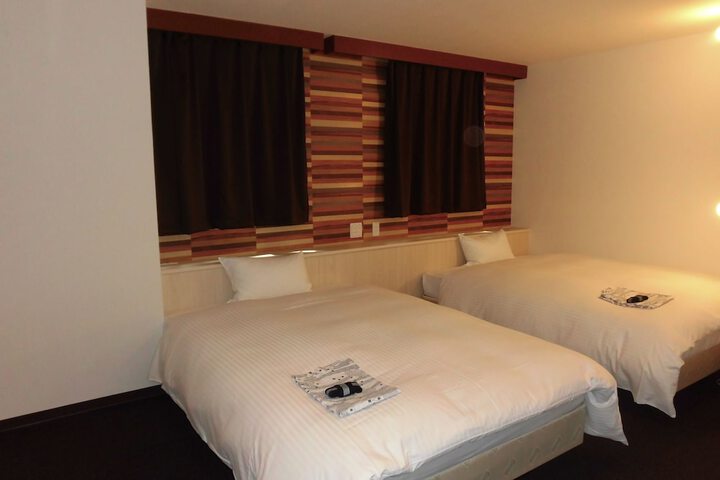 Room 5 of 61