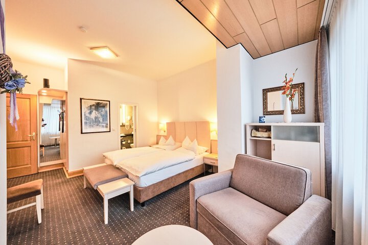 Room 21 of 38