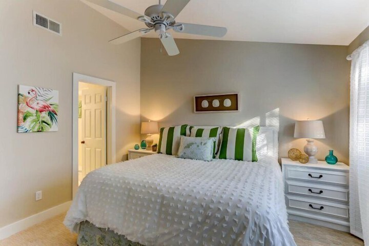 Room 4 of 44