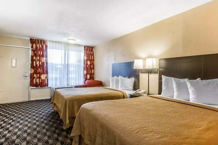 Room 18 of 43