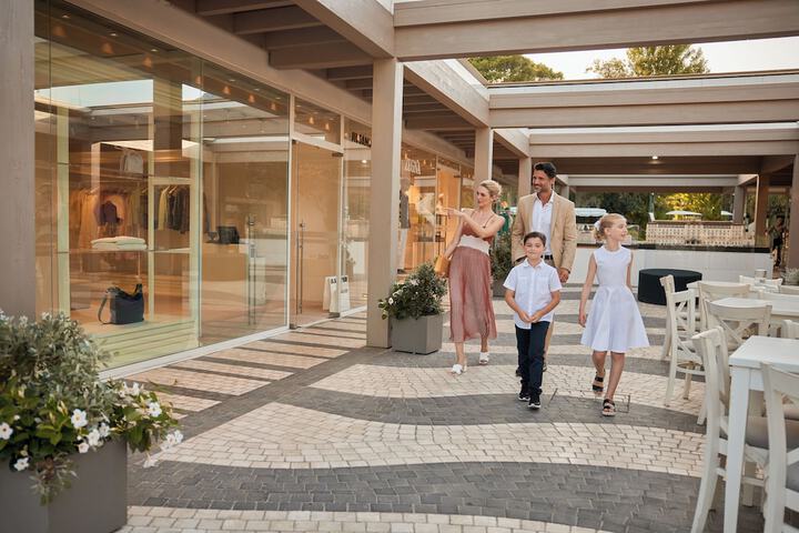 Shopping mall