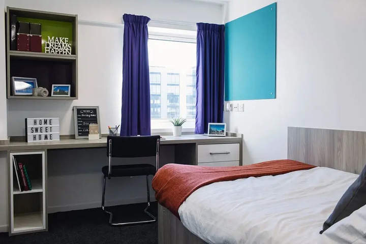 Room 2 of 9