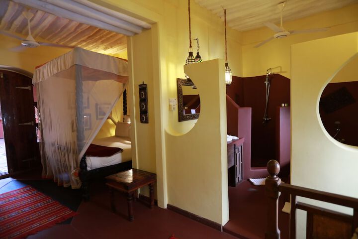 Room 21 of 339