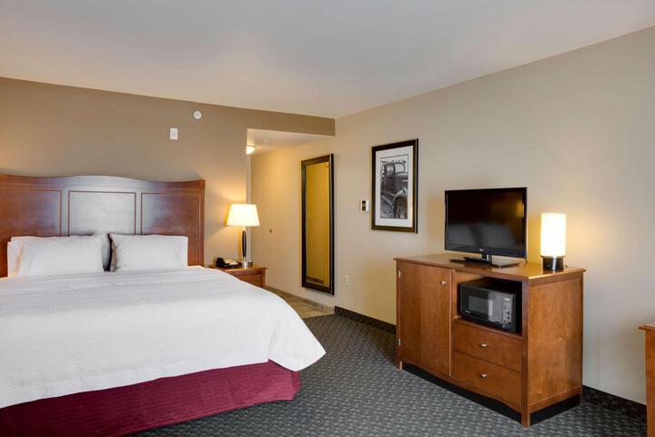 1 King Bed (8 of 16)