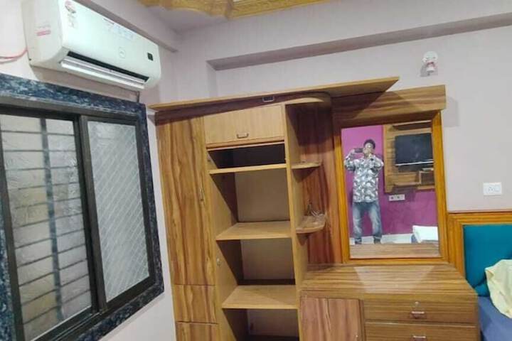 Room 6 of 50