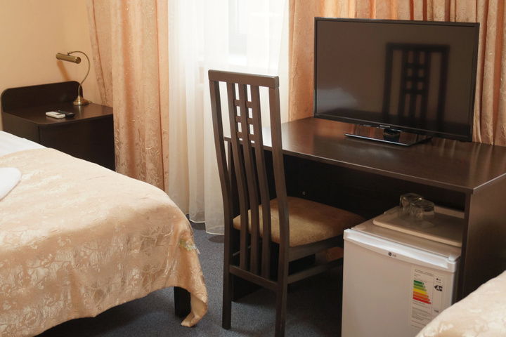 Room 8 of 13